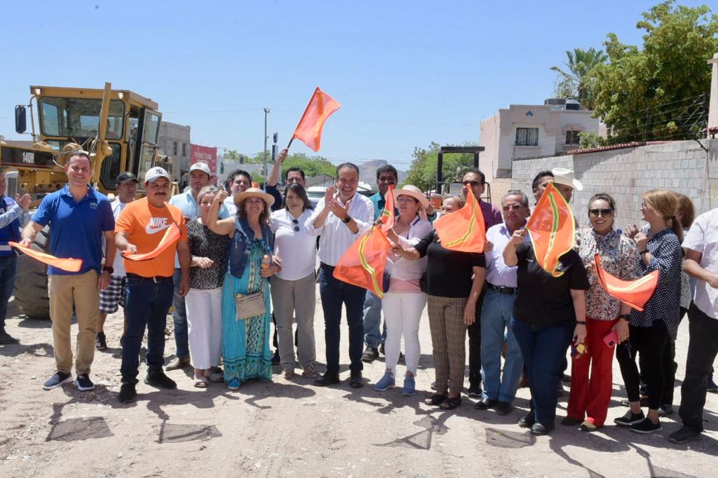 Inicia Toño Astiazarán pavimentación con concreto hidráulico de la calle Lucrecia Ruiz de Ayón