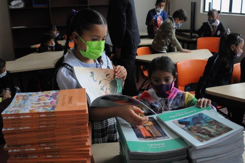 Gobernadores de Morena acusan a PAN de oponerse a ‘desarrollo’ por estar contra libros de SEP