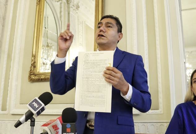 Frente amplio concluye recolección de firmas para aspirantes; exhiben presunto fraude