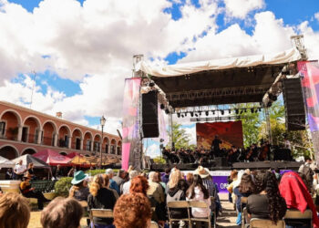 Gobernador Durazo logra récord histórico de más de 550 postulaciones de artistas para FAOT 2026