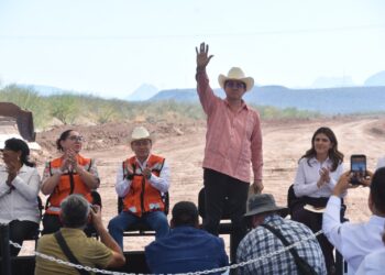 NAVOJOA A LA VANGUARDIA: GOBERNADOR DURAZO Y ELÍAS RETES DAN BANDERAZO A CONSTRUCCIÓN DE LIBRAMIENTO CARRETERO