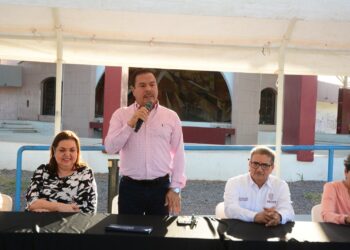 Oficialmente es entregado por autoridades del ayuntamiento el vehículo sorteado entre contribuyentes cumplidos